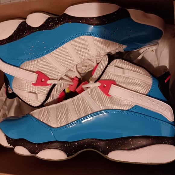 Jordan's - Picture 3 of 4